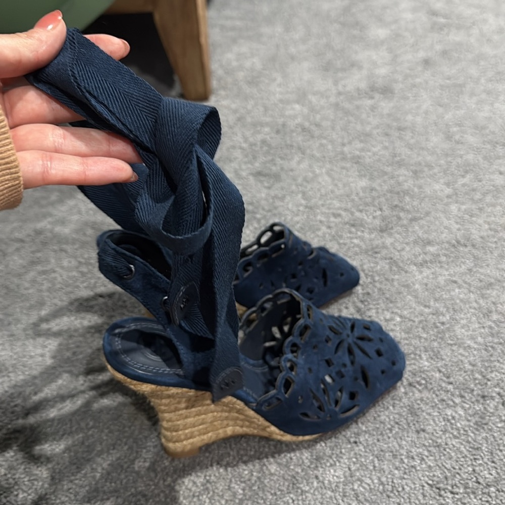 Elegant Navy Blue Women's Sandals